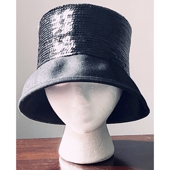 Vintage Black hat bell shape with sequins 4” Height 2" brim 100% wool - Picture 3 of 11